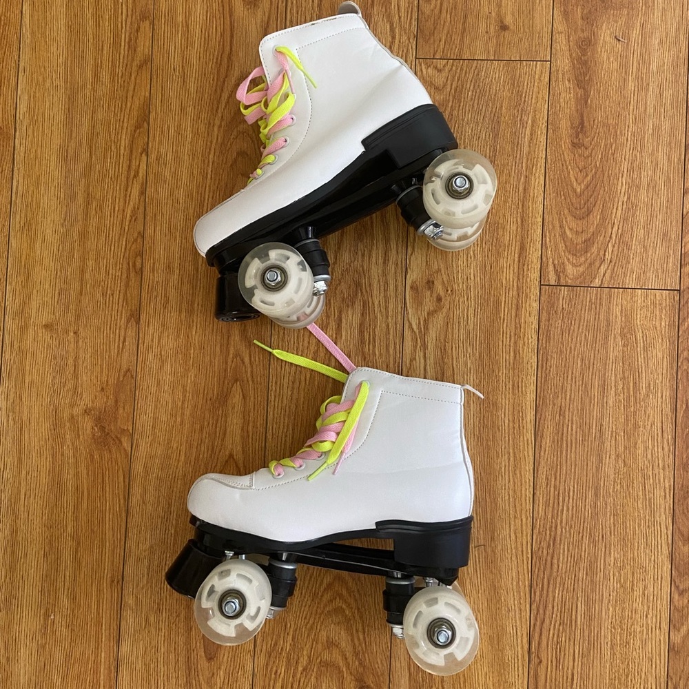 Light Up Roller Skates Gem